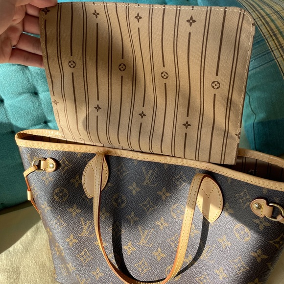 Like New - Louis Vuitton Neverfull PM - Picture 10 of 16